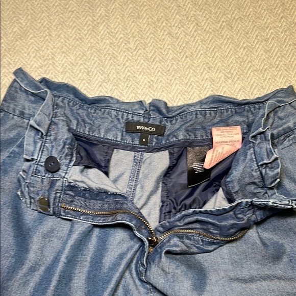RW&CO High-Waisted 100% Lyocell Blue Shorts with Paper-Bag Waist. Size 6 - Picture 9 of 10
